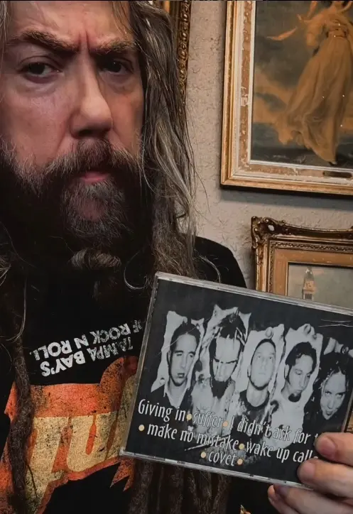 Пит Джозеф с оригинальным диском в руках