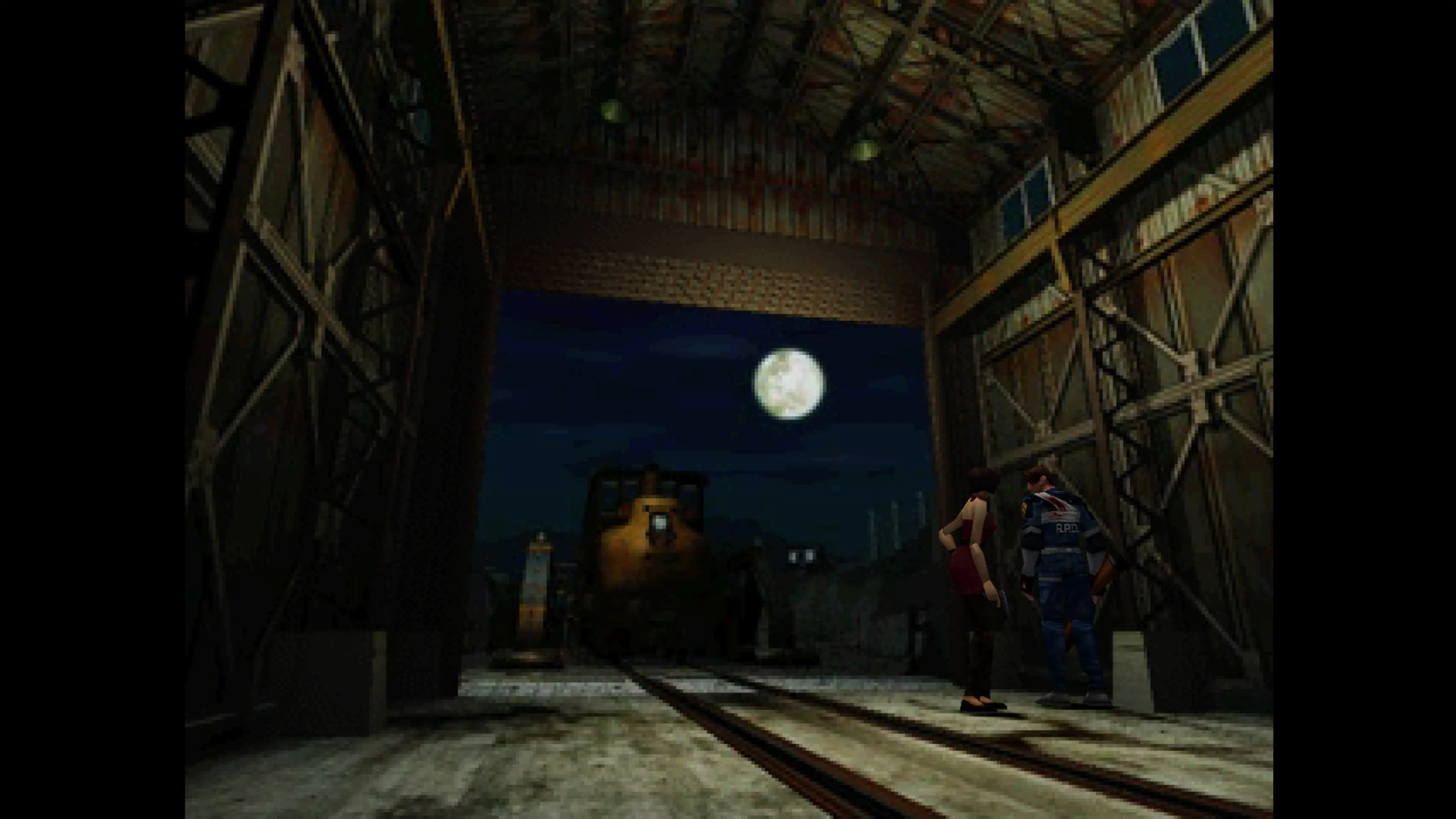 А луна-то какая, романтично...