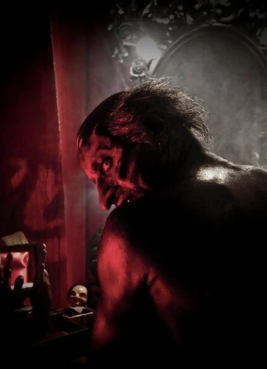 Образ из фильма - в той самой комнате на чердаке