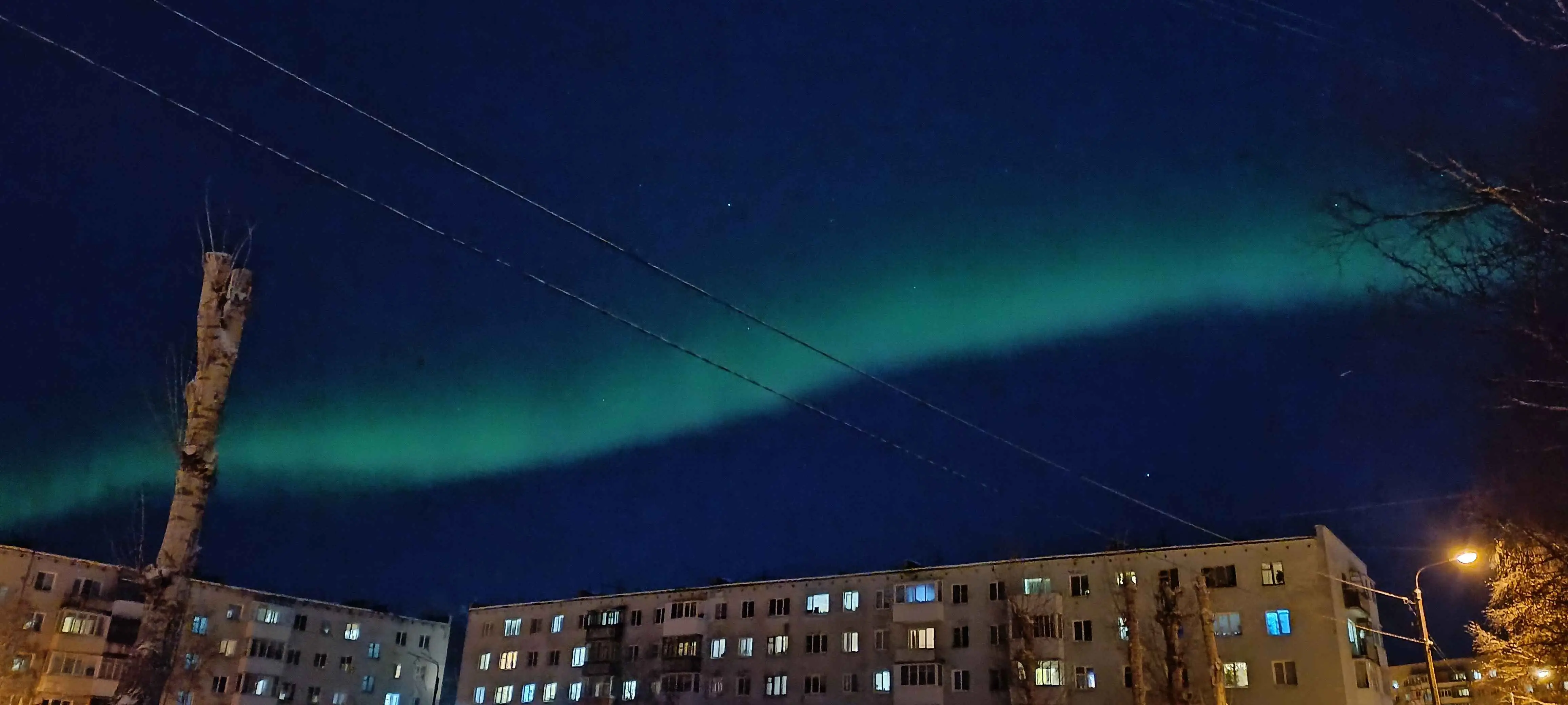 здесь, как я поняла, на фоне Денеба в Лебеди и Веги =) 