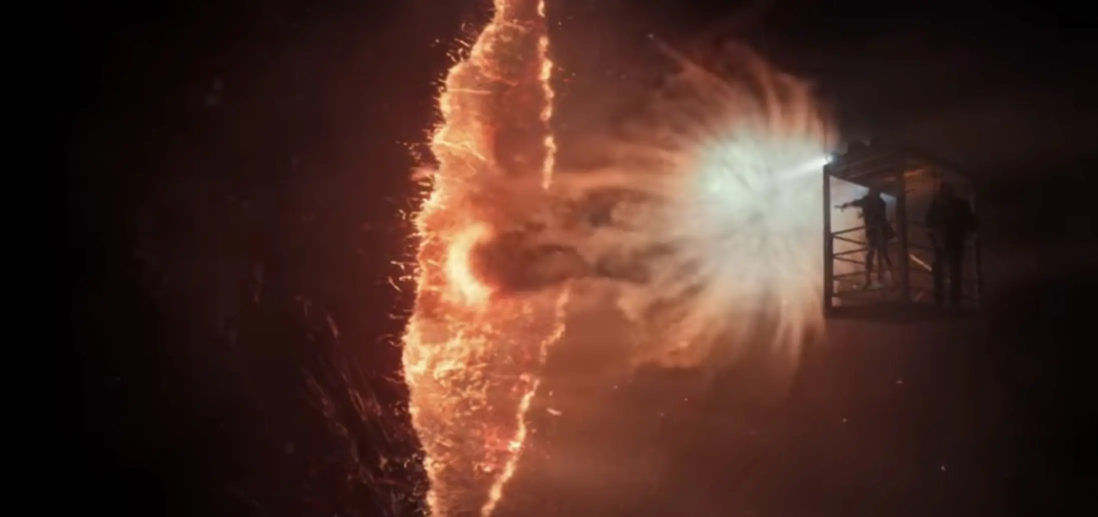 Оди закрывает ворота с изнанкой 