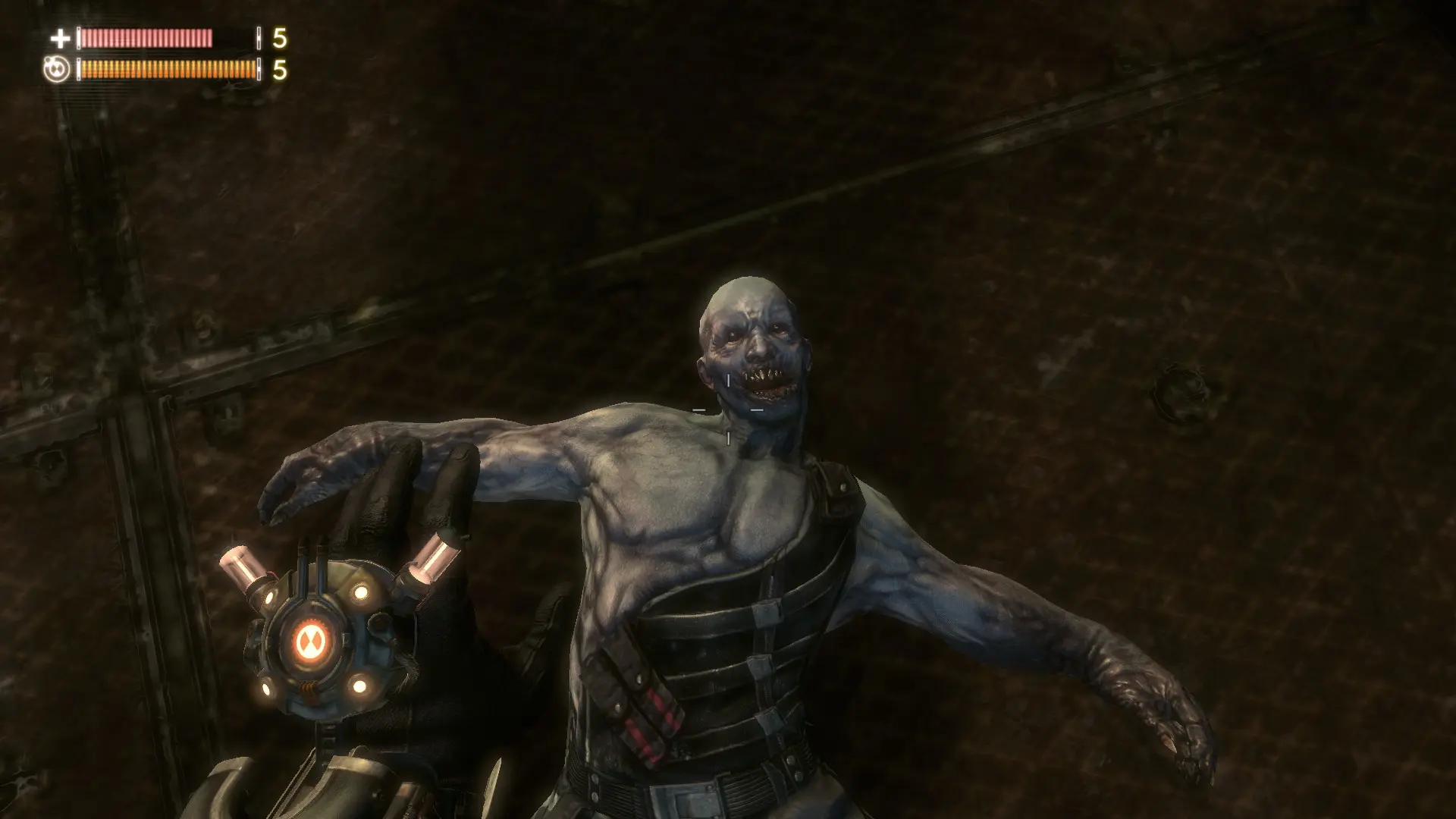 этот хрен умеет косить под хищника, только его один фиг видно и толку с его прозрачности ноль, прёт прямо на тебя, как баран