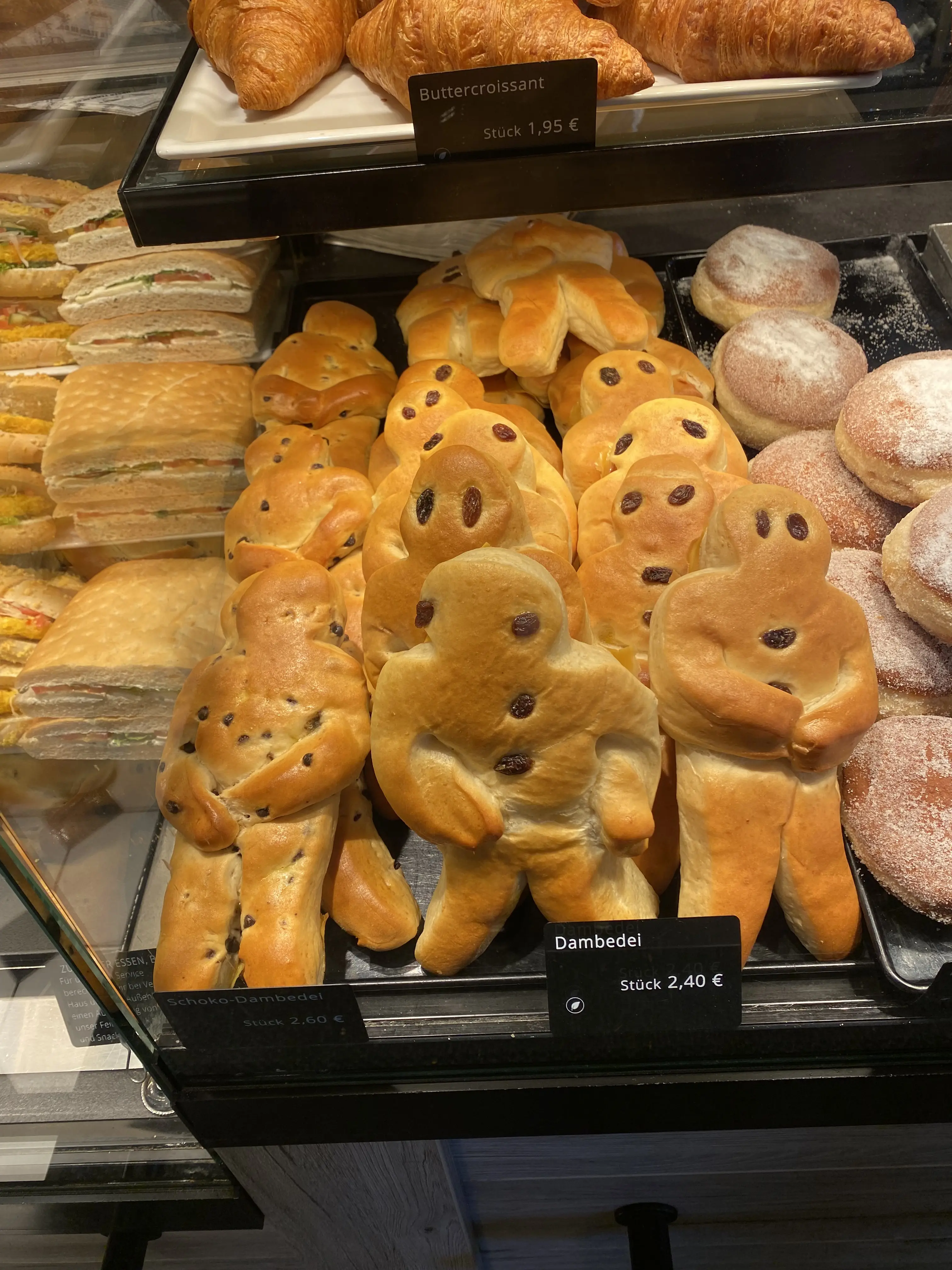 Хоть символом Германии и является претцел, эти парни покорили моё сердце 😌