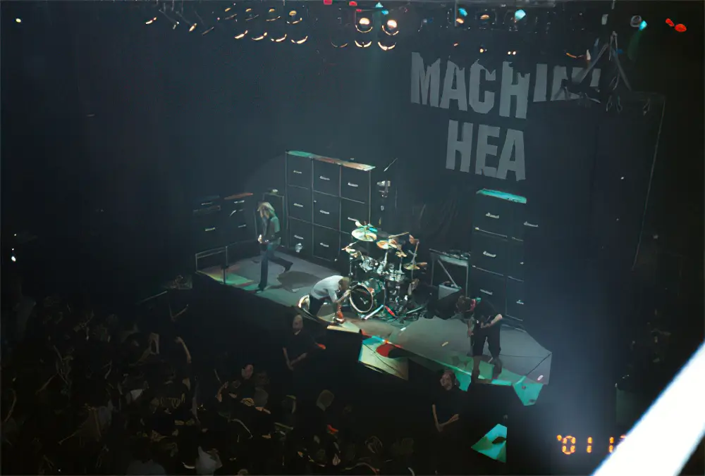 Фотографии с выступления группы на разогреве у Machine Head