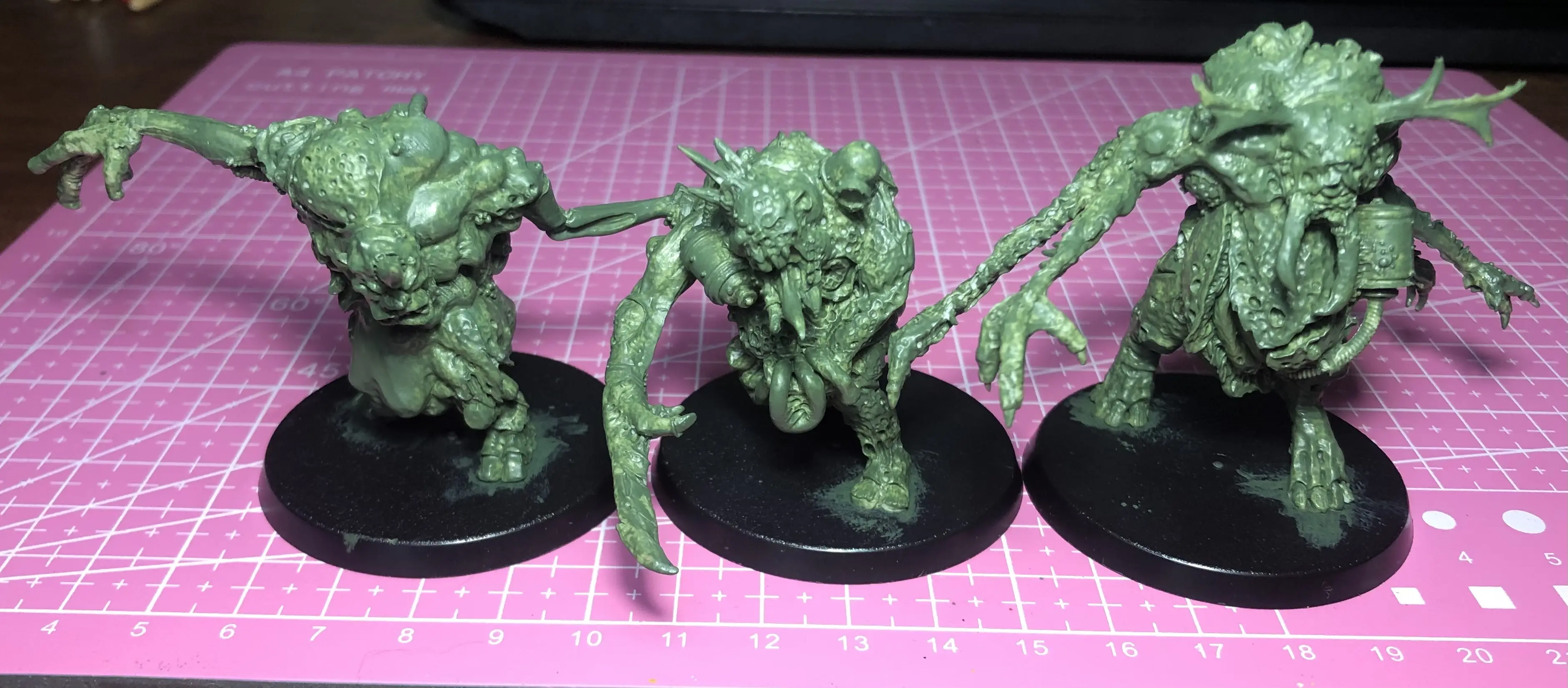 Собранные и загрунтованные миниатюры