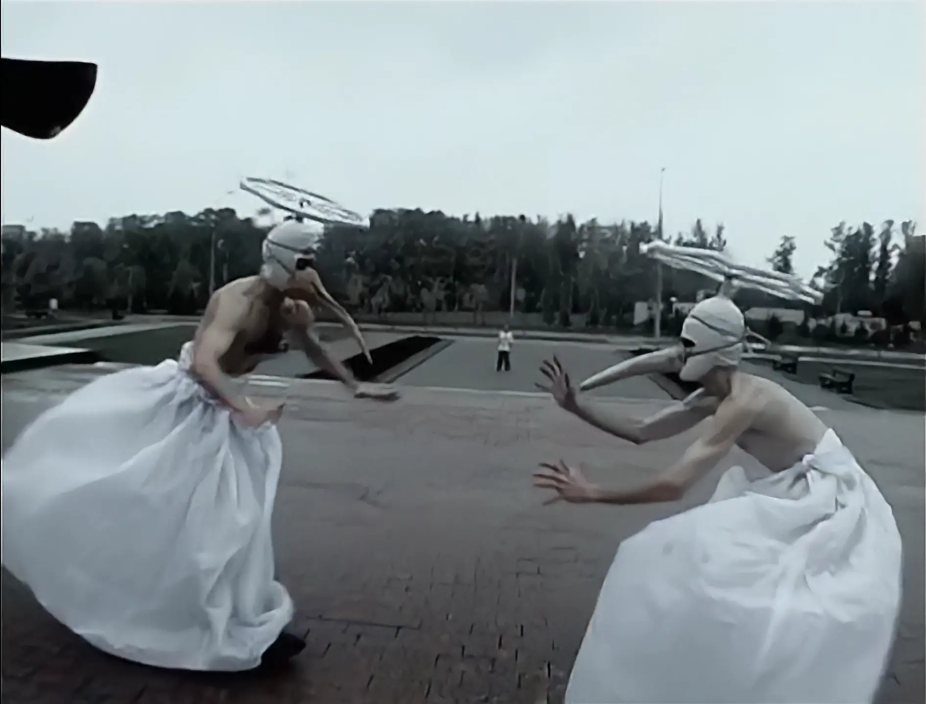 Галлюцинации гг на улице