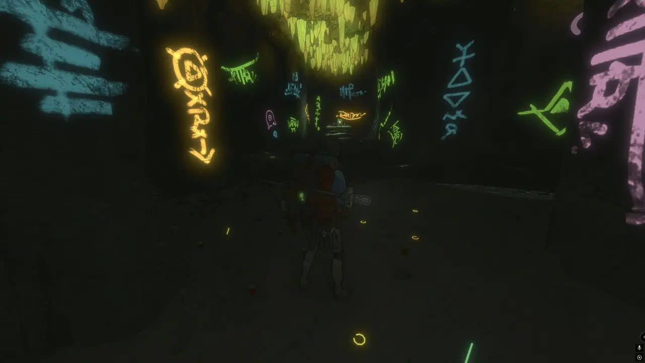 Впереди стоит акустическая система и долбит современный ритм.