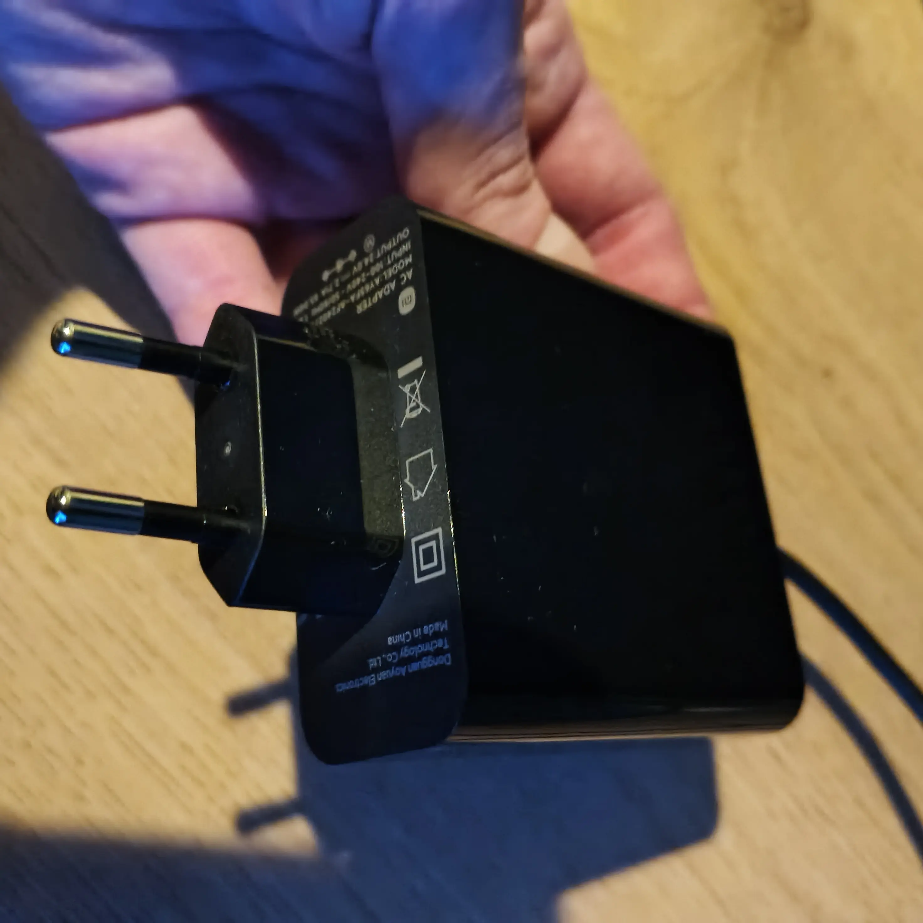 Блок питания как-будто от смартфона