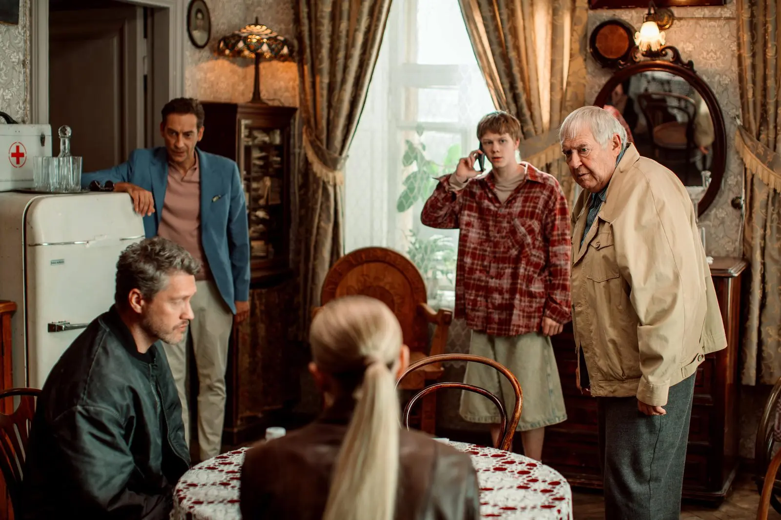 Вся семья в сборе. Почти