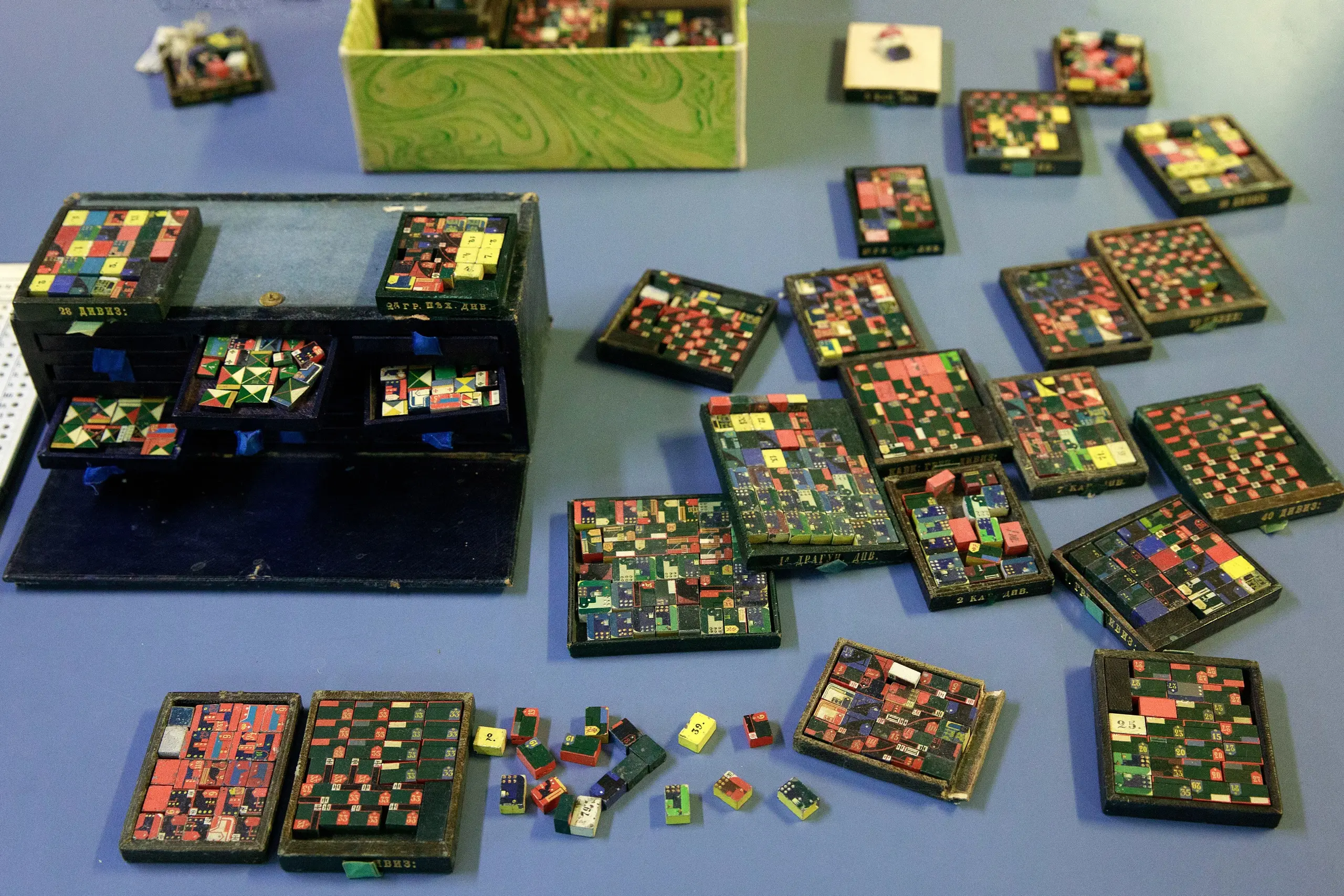 Фигуры для кригшпиля, принадлежавшего адмиралу Макарову, из коллекции Ленинской библиотеки