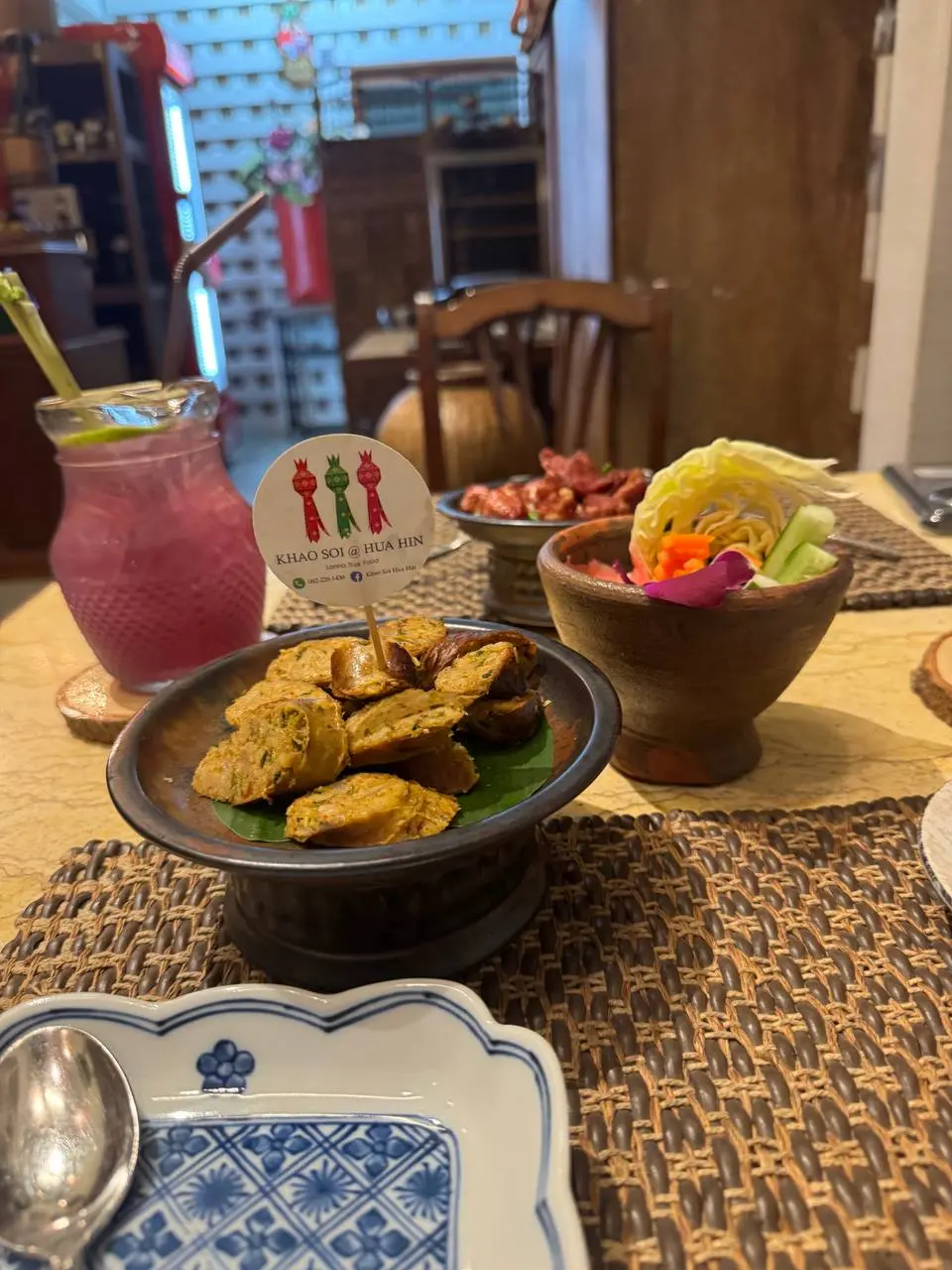 MOAR хавыча всякого. Ужраться в хрюшу здесь очень легко! 