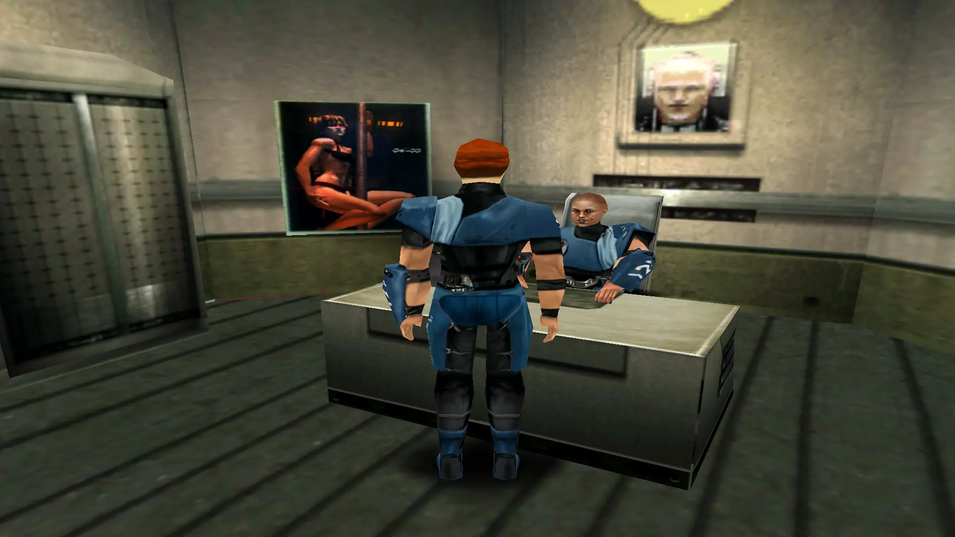 позже этому парню можно притарабанить постер с очередной кралей, он их любит