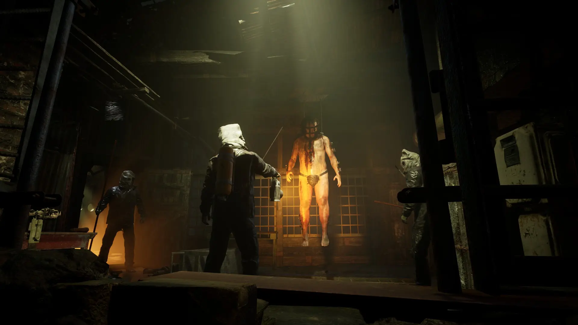 Пепел смутных времён, запах зачумленных городов.