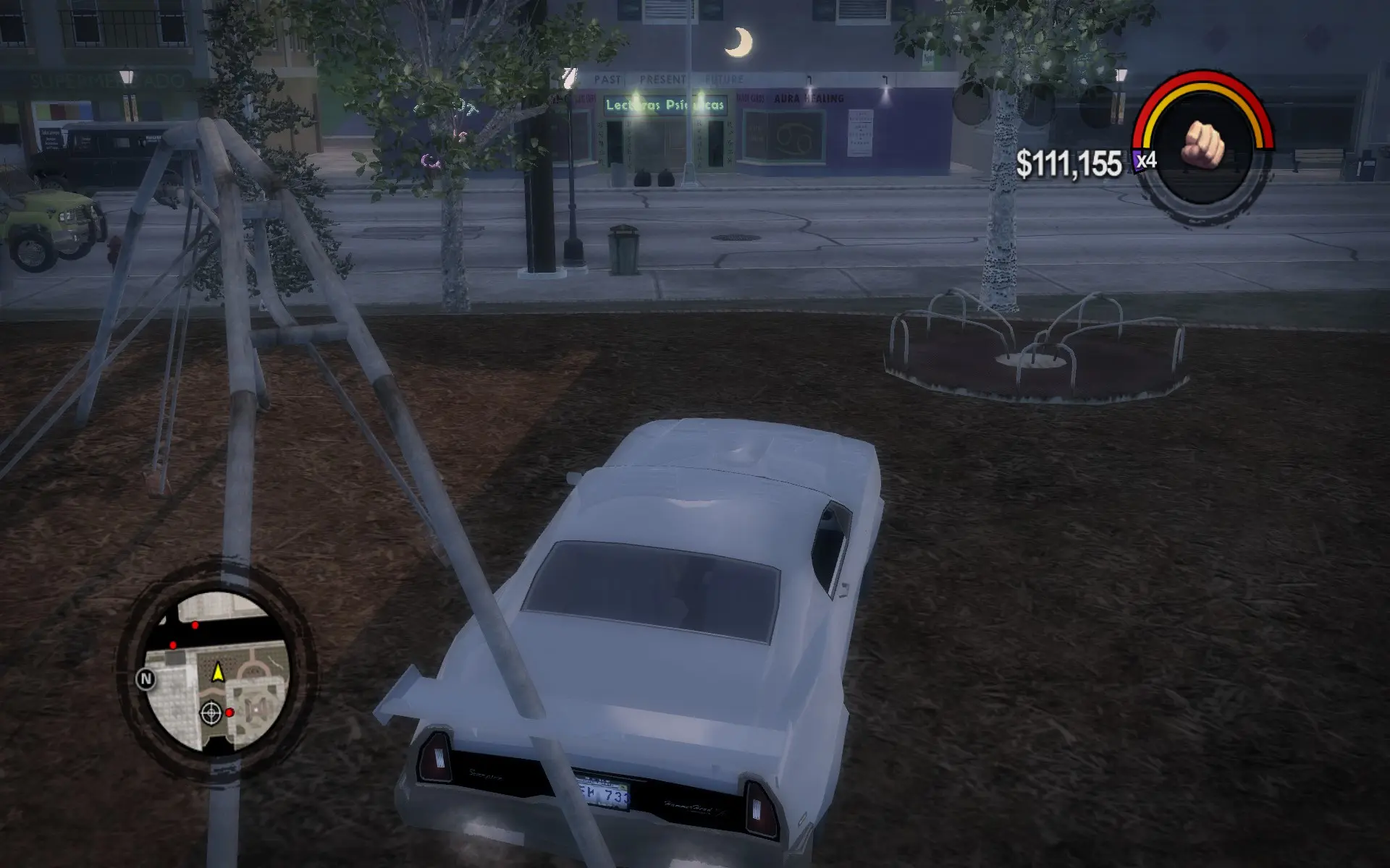 На детской площадке качели можно раскачать, а карусель крутануть. Ни разу не нужно в криминальном экшене, но оно есть и добавляет «жизни»