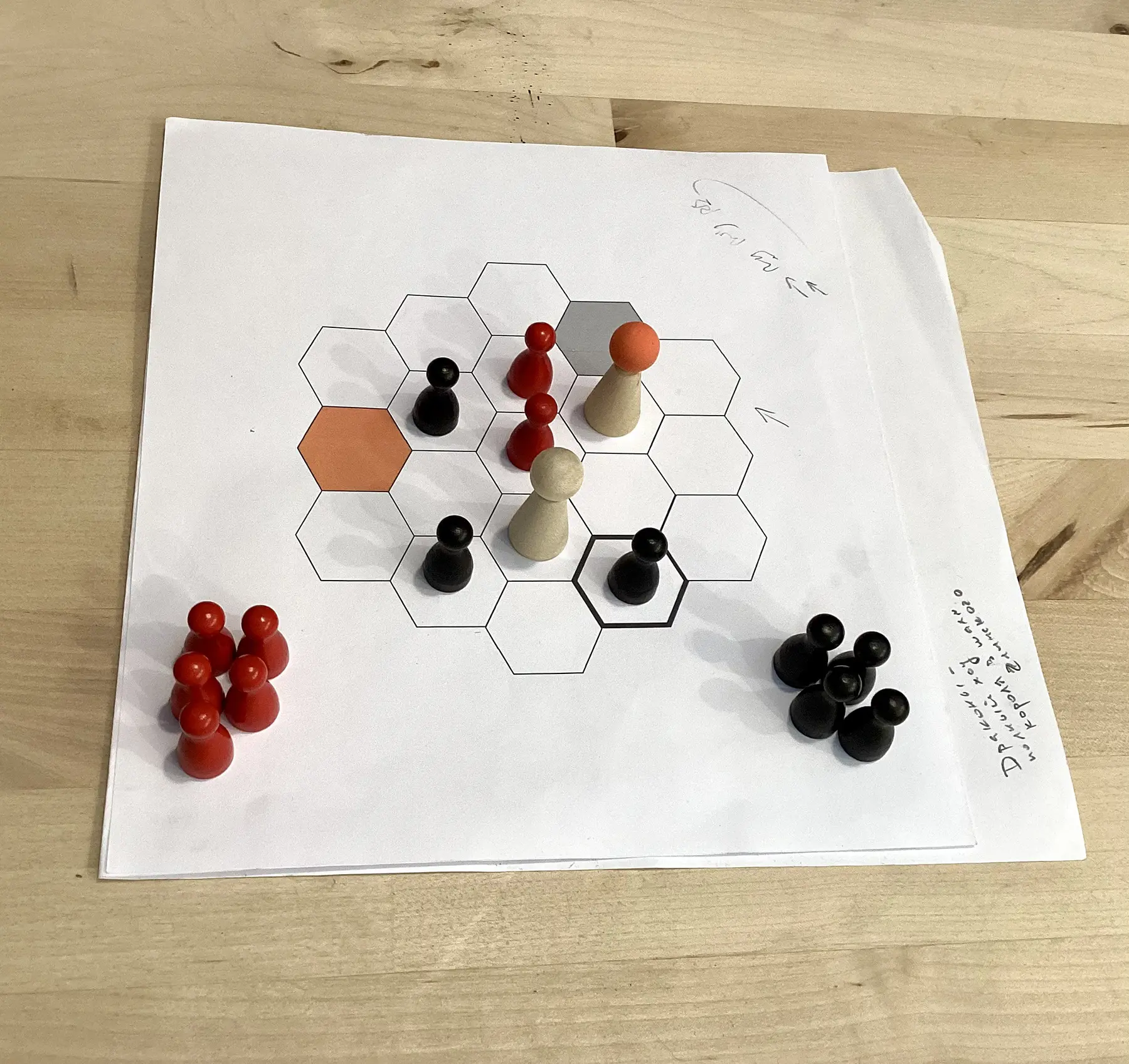 Ранний прототип - поле быстро оказалось слишком тесным.