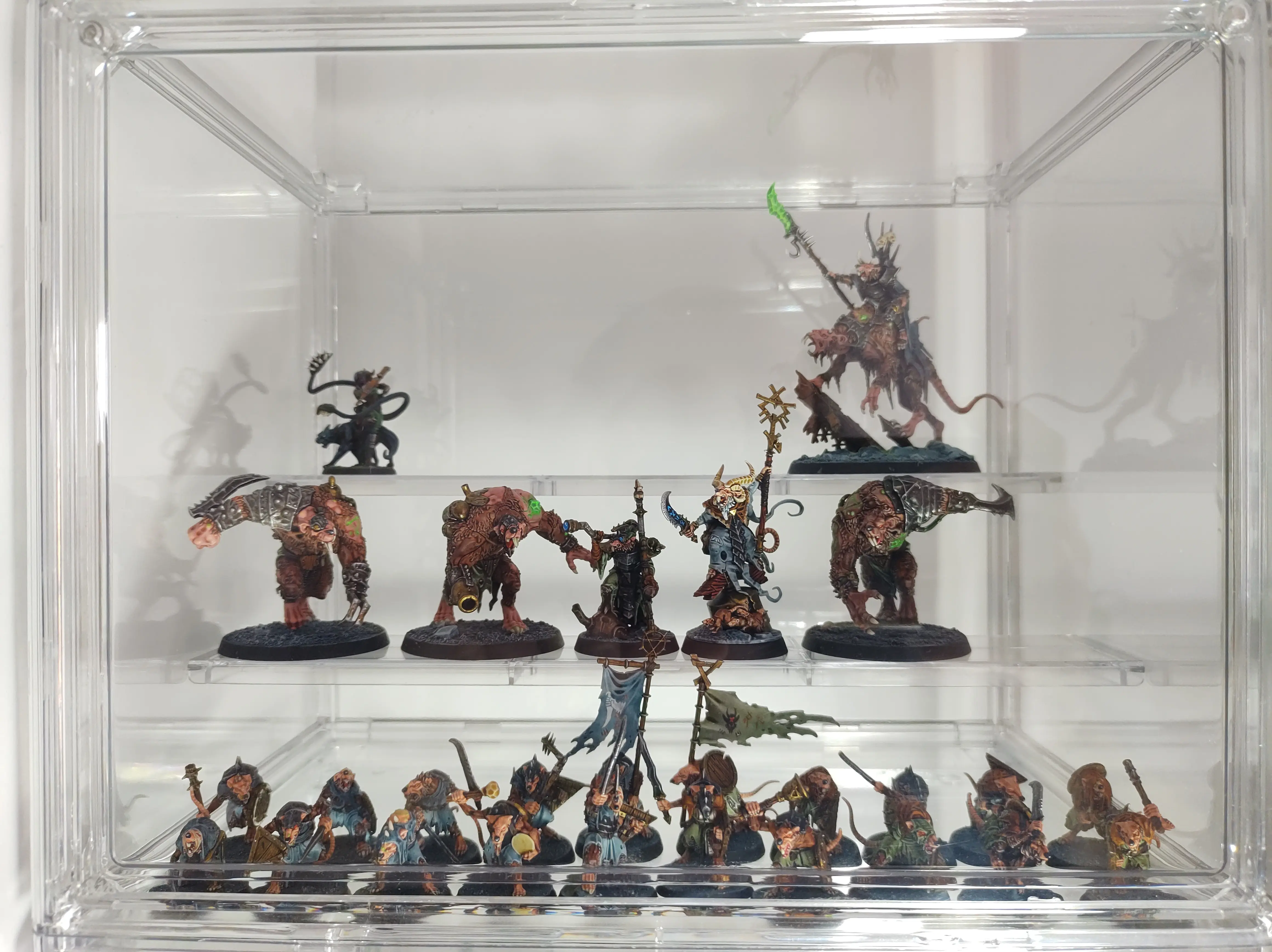 Левая верхняя минька нерелевантна.