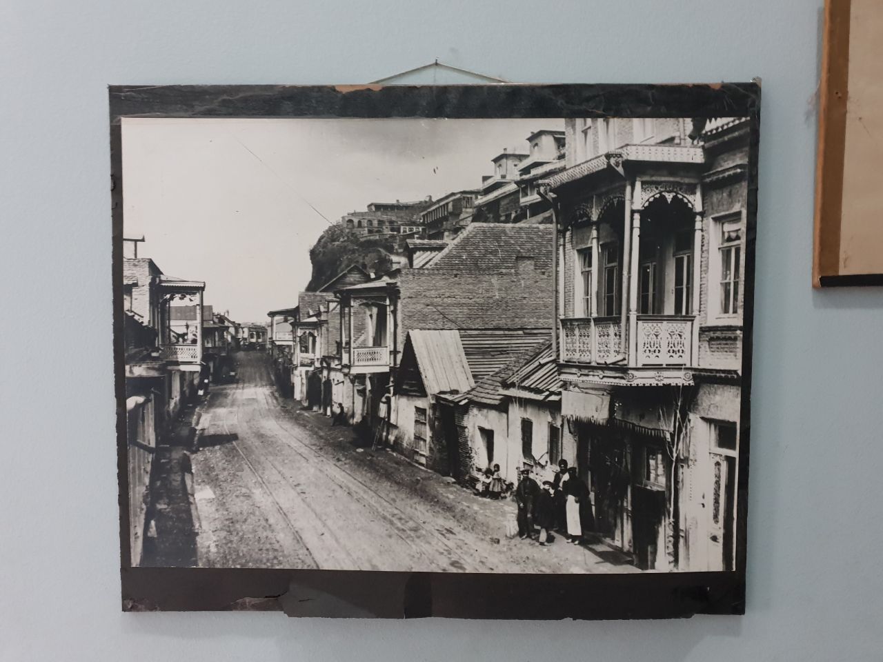 Фотография улицы где жил Нико Пиросмани, спустя несколько лет после его смерти.