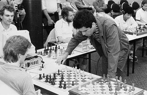 Вспоминая о сеансе 1985 года, Гарри Каспаров говорил: "С точки зрения человека, как минимум, с моей точки зрения, это были старые добрые времена компьютерных шахмат"