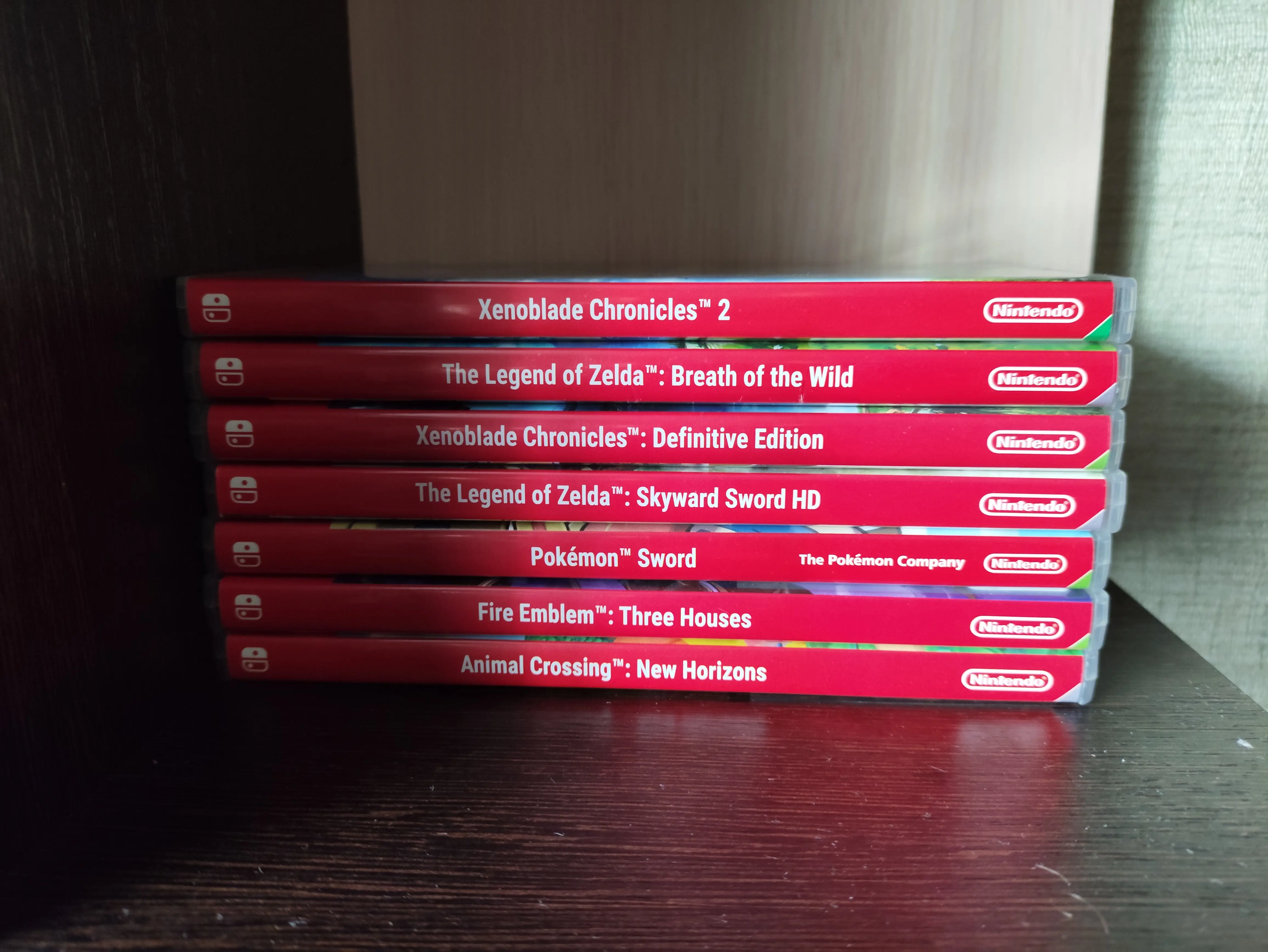 Скромная библиотека будет продана вместе со Switch вскоре после того, как в продаже появится условный Switch 2 первой ревизии. А может и не будет, если обратная совместимость окажется крутой.