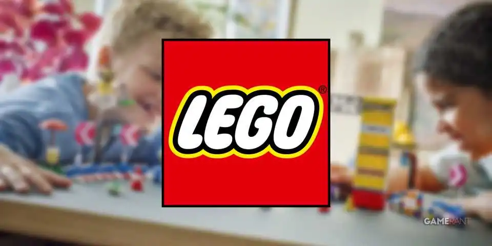 Nintendo впервые сотрудничала с LEGO, чтобы представить набор на тему Mario в 2020 году, что было частью 35-й годовщины франшизы Super Mario Bros. , позволяя фанатам создавать свои собственные уровни. С тех пор LEGO и Nintendo часто сотрудничали над различными тематическими наборами, основанными на собственности Super Mario. 