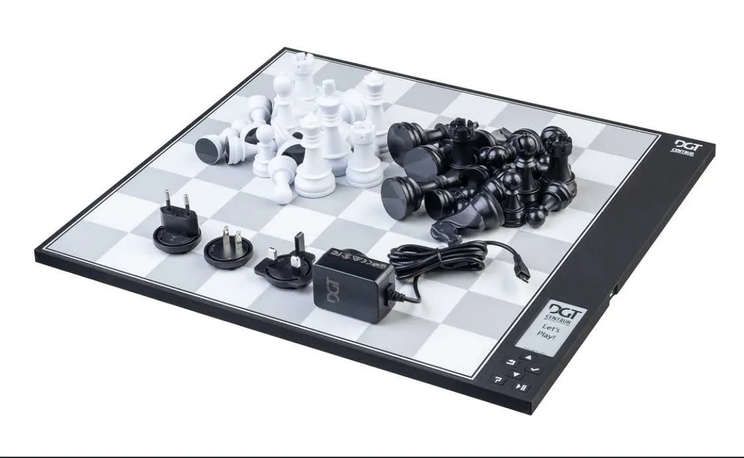 Современный шахматный компьютер DGT Centaur Chess computer на основе raspberry Pi. Цена - около 350 долларов США.