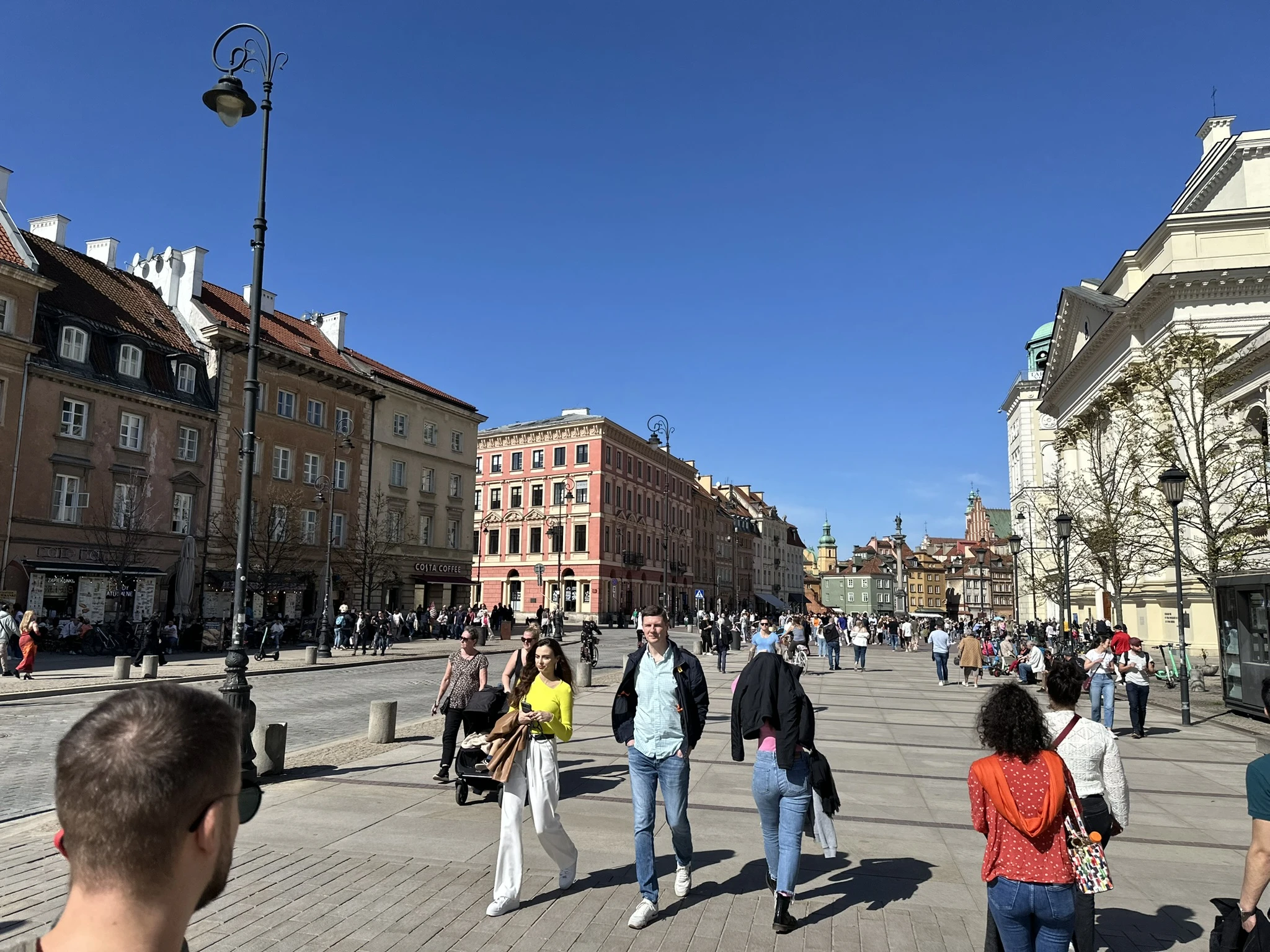 Главная улица города,там все кафе,рестораны и тусовки.Nowy świat&nbsp; : Новый мир